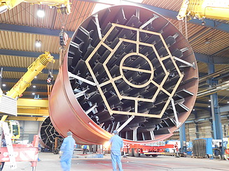 Großbehälter von Hilgefort bei der Fertigung in Dinklage