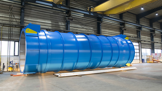 Bild eines Hilgefort-Behälters nach Oberflächenveredlung mit blauer Farbe